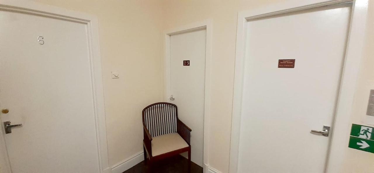 Queens Rooms Porthmadog Esterno foto